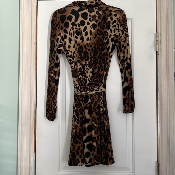 Christin Michaels Leopard print wrap dress - Picture 2 of 4